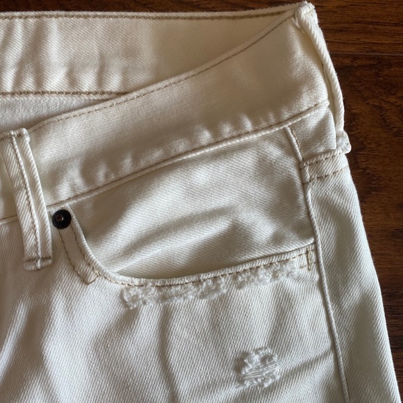 🍂 A&F White Distressed Boyfriend Cropped Jeans - Picture 4 of 8
